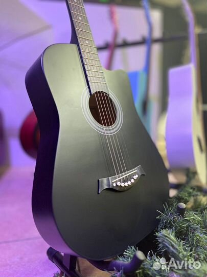 Акустическая гитара