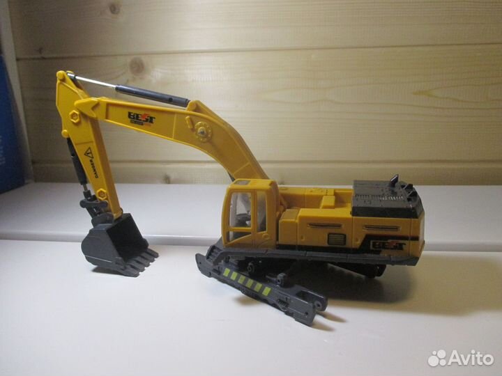 Игрушка модель Экскаватор best под восстановление