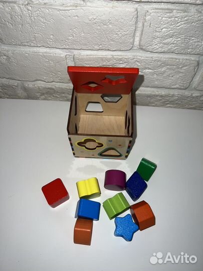 Деревянный сортер монтессори с фигурками «Кубик»