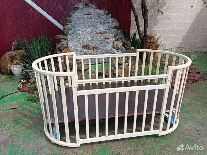 Детская кроватка