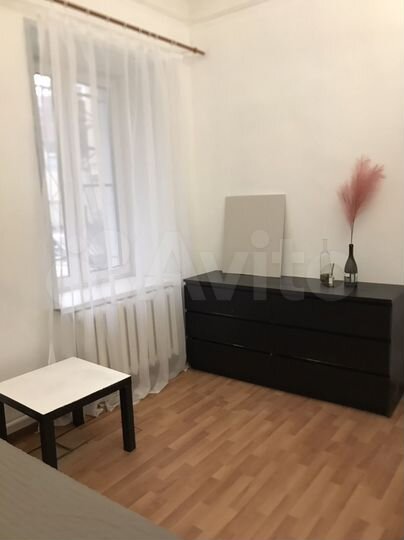 Комната 15 м² в 4-к., 1/5 эт.