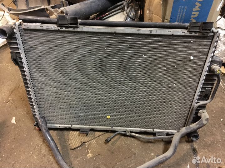 Радиатор двигателя мерседес Slk r170