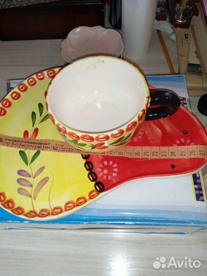 Чайные пары, блюдца, вазы