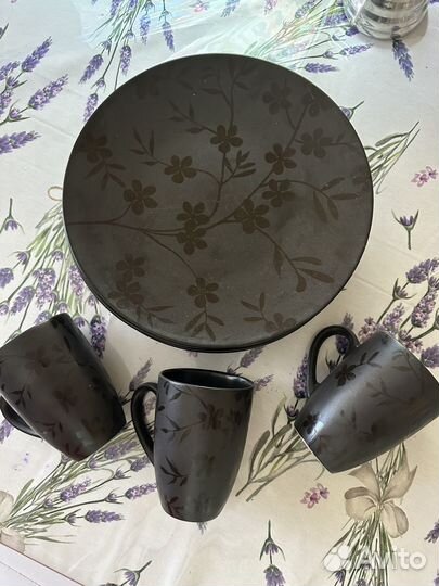 Посуда тарелки кружки