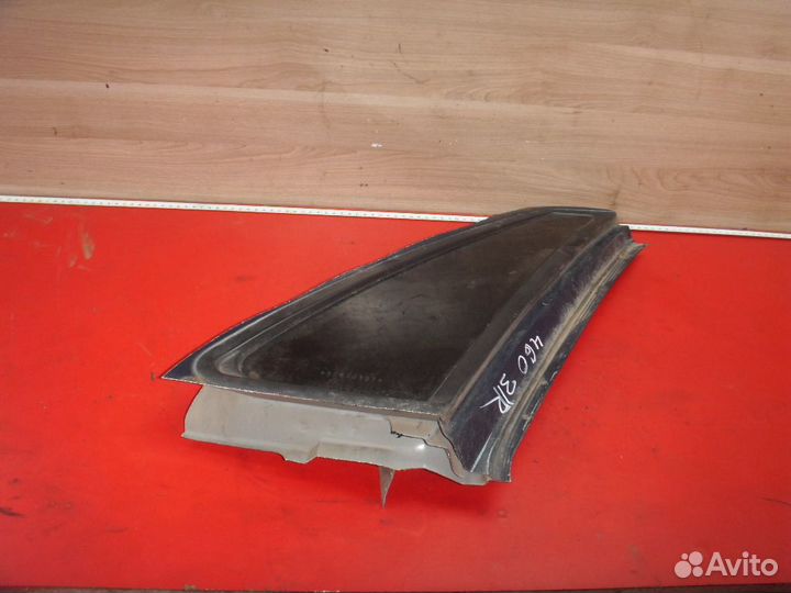 Стекло заднее правое глухое Volvo 460 1988-1996