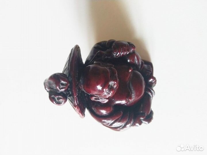 Статуэтка Нэцке Хотей с зонтом полистоун красный