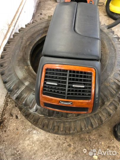 Подлокотник Mercedes-Benz W220 2003 год