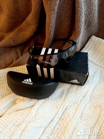 Солнцезащитные очки Adidas