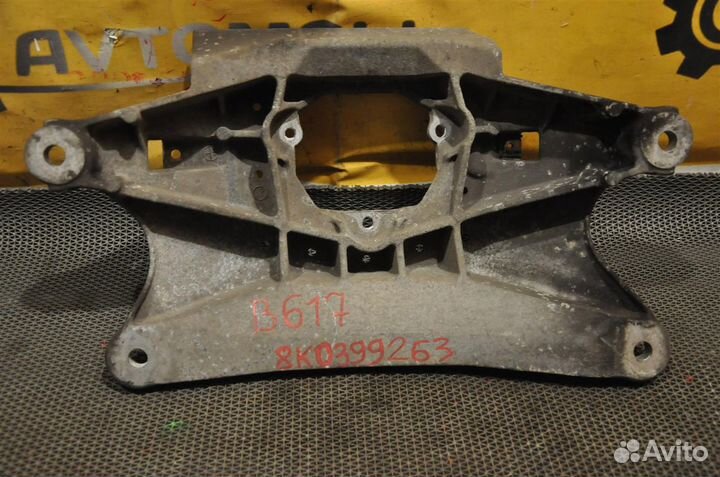 Кронштейн audi A4 B8 8K2