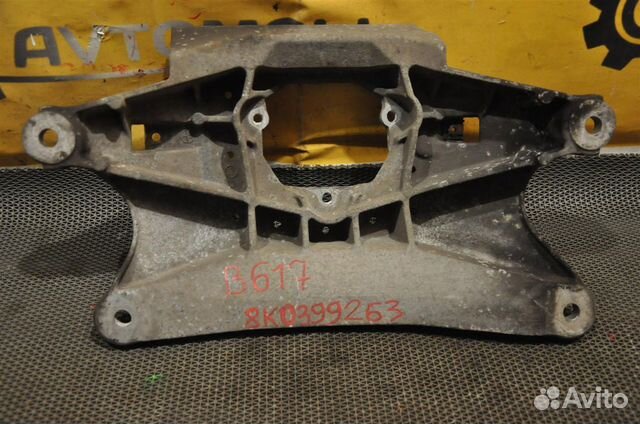 Кронштейн audi A4 B8 8K2