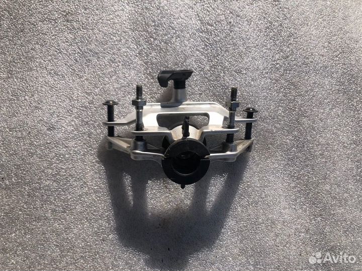 Ducati Panigale 1199 крепление бензобака