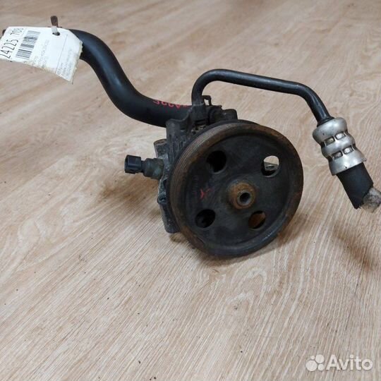 Насос гур Ford Focus hwda 2004-2011