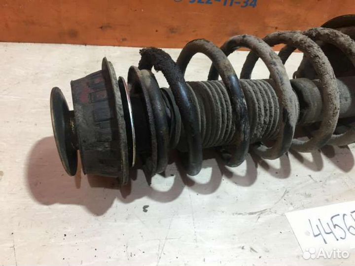 Амортизатор передний правый Volkswagen Golf 3