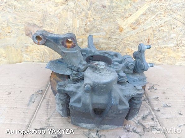 Кулак правый Hyundai Tucson 3 Хендай Туксон 3