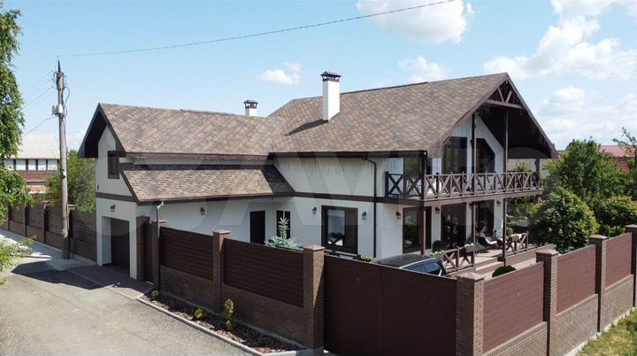 Дом 201 м² на участке 15 сот.