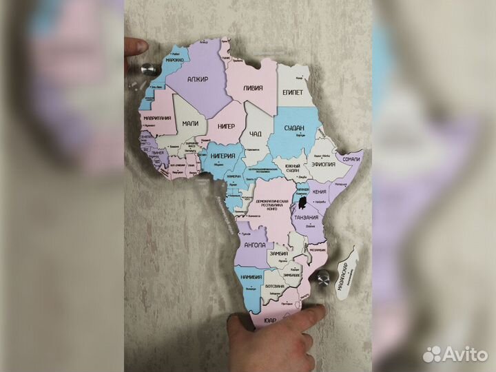 Карта мира из дерева на стену