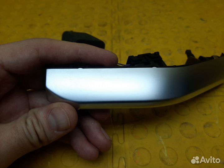 Декоративная накладка на торпедо Skoda Karoq djka