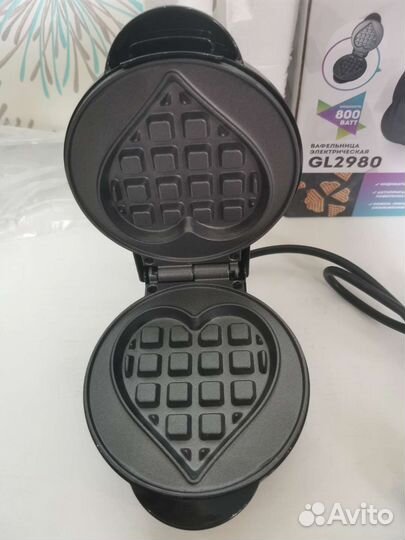 Электрическая вафельница новая