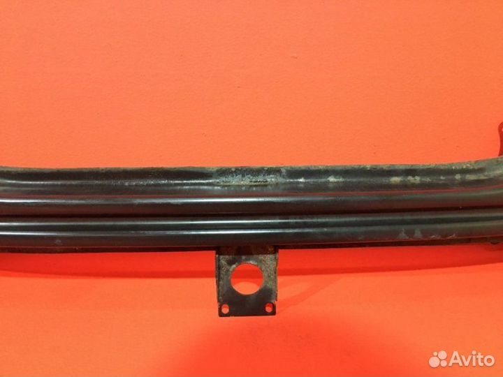 Усилитель бампера передний Volkswagen Golf MK5 BGU