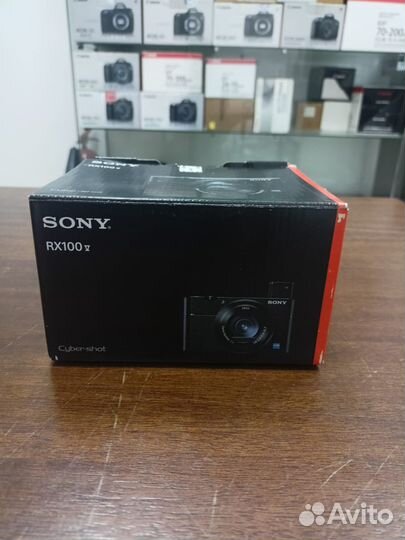 Sony Cyber-shot DSC-RX100 V