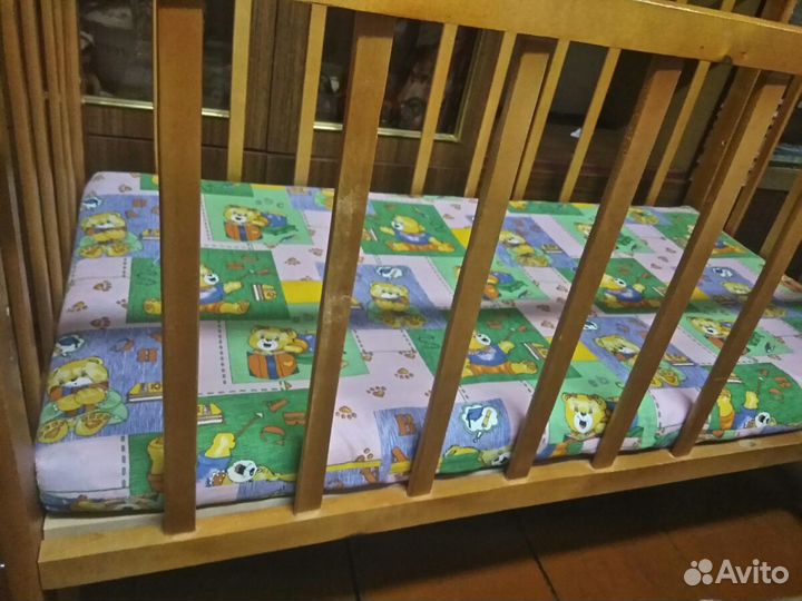 Детская кроватка