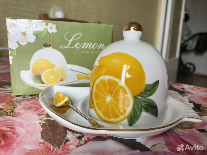 Лимонница с вилкой