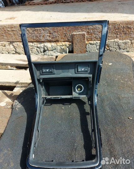 Консоль центральная, пепельница Мазда 6 gh рест