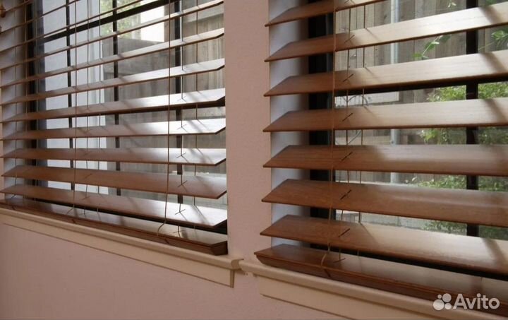 Жалюзи, рулонные шторы день-ночь