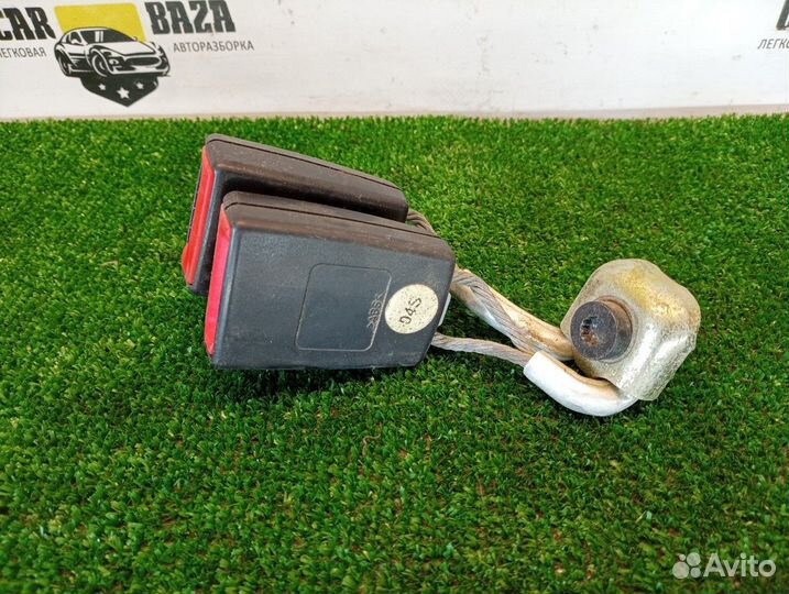 Замок ремня безопасности Volkswagen Passat