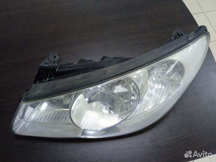Фара левая Hyundai Elantra 4 HD 921012H020