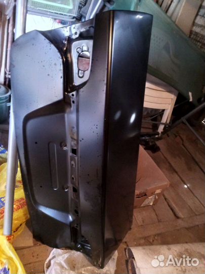 Продаю новую крышку от багажника