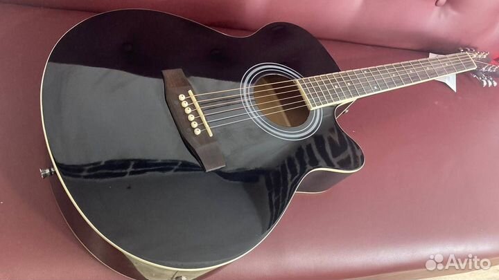 Электроакустическая гитара