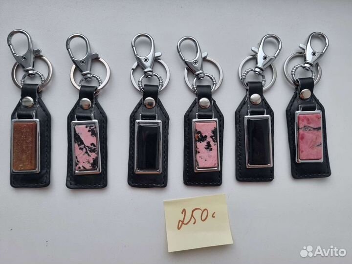 Брелок с камнем