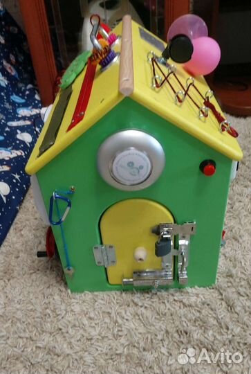 Бизиборд домик