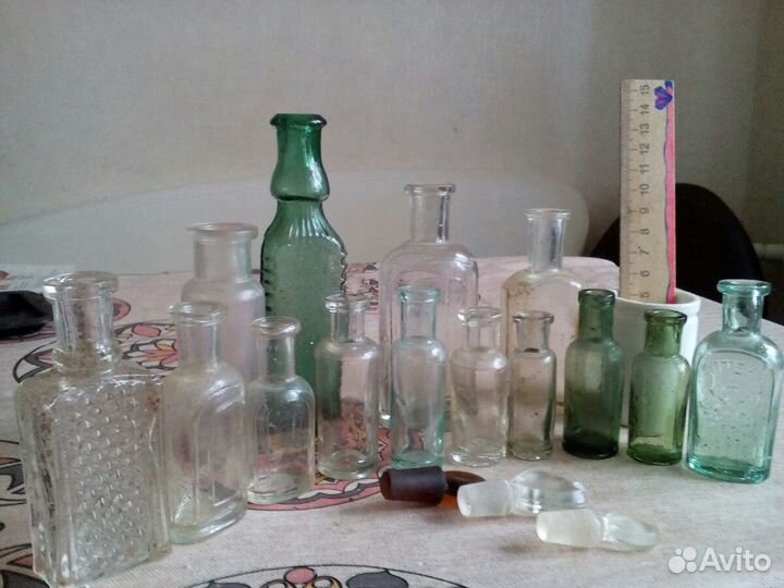 Старинные пузырьки и бутылки
