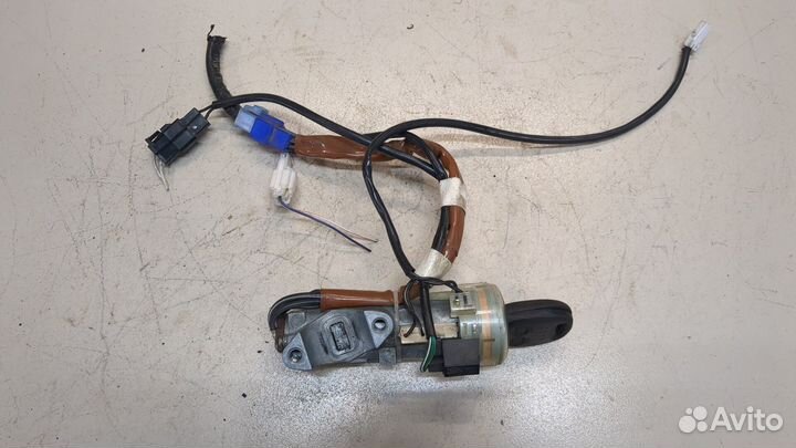 Замок зажигания Subaru Legacy (B12), 2002