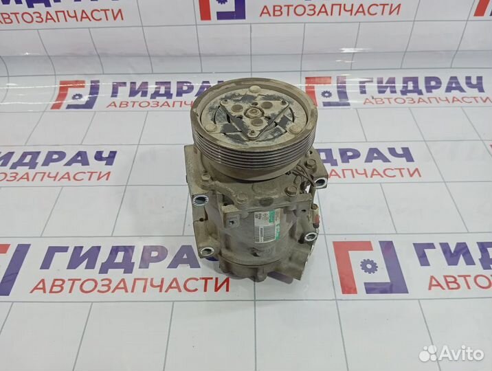 Компрессор кондиционера Renault Duster 926000097R