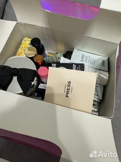 Visage hall trend box