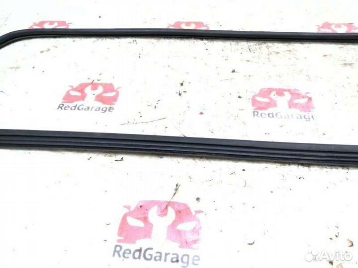 Уплотнитель стекла задний Mitsubishi L200 K34T