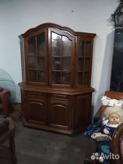 Антикварная витрина
