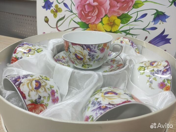 Набор в круглой коробке на 6 персон