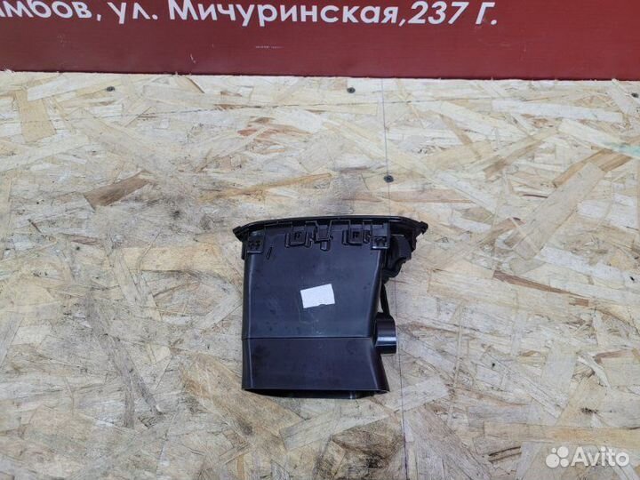 Воздушный дефлектор салона левый LADA X-Ray