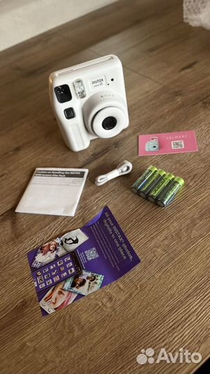 Фотоаппарат моментальной печати instax