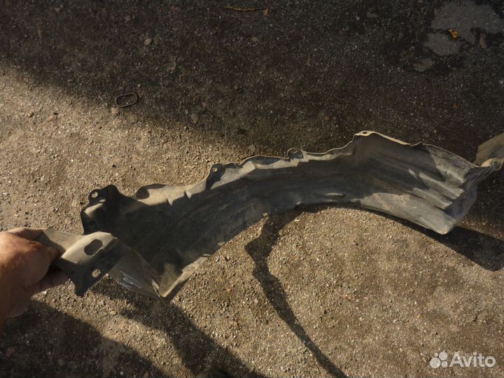 Подкрылок передний левый Ниссан Альмера Н16