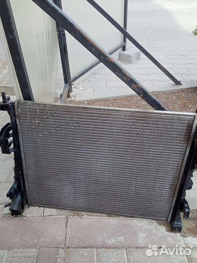 Радиатор охлаждения Рено Логан 2