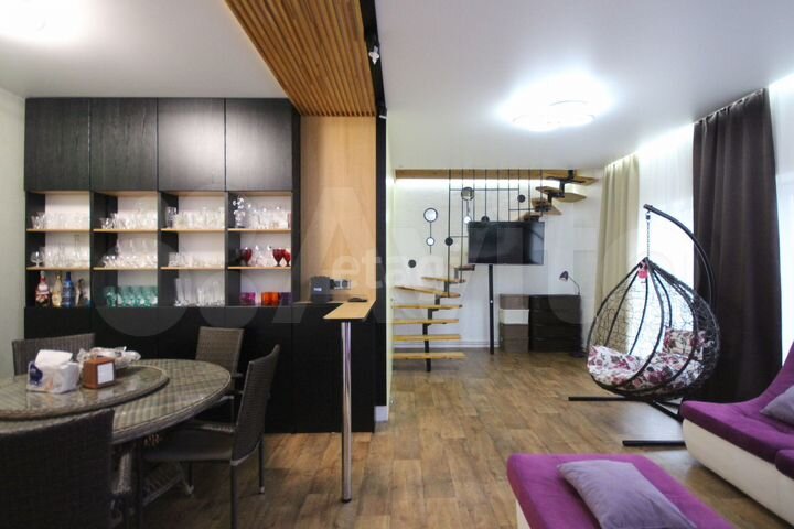 Коттедж 240 м² на участке 12 сот.