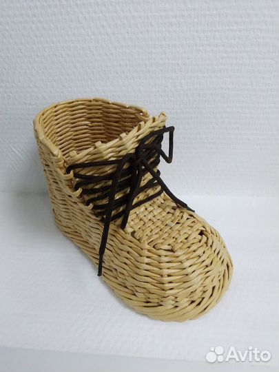 Башмак-кашпо плетеный