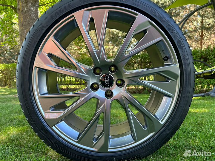 Летний комплект Audi A8 R21, оригинал, новый