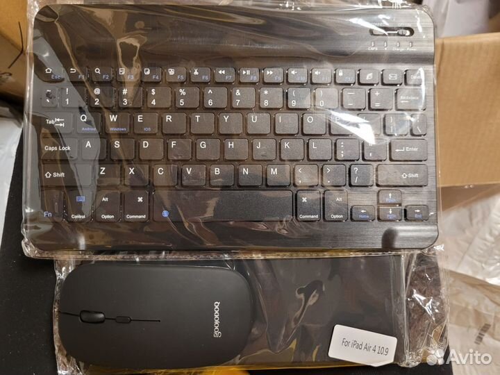 Чехол-клавиатура для iPad