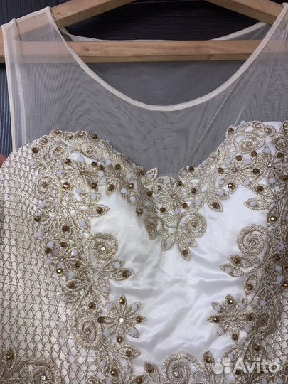 Платье праздничное